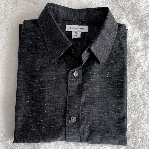 Calvin Klein Button Down Long Sleeves Shirt • Size M - Picture 3 of 7